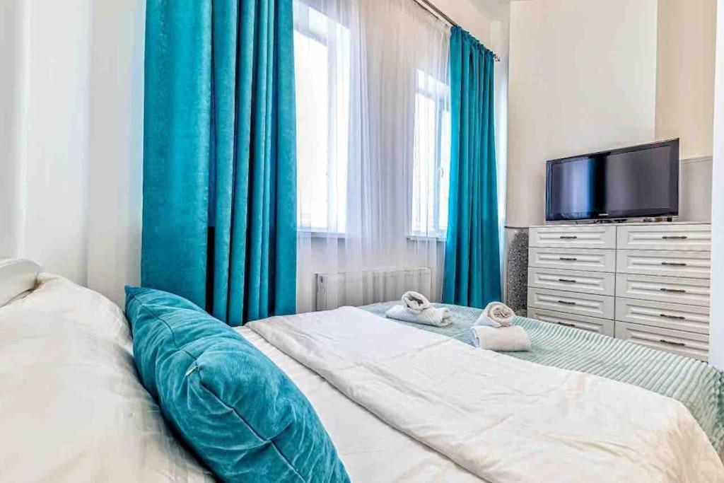 Уютная Квартира С Террасой В Сердце Столицы Apartment Taldykol Bagian luar foto