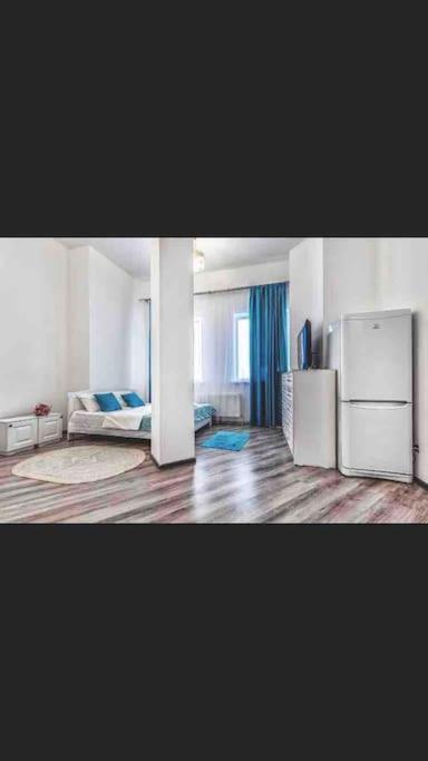Уютная Квартира С Террасой В Сердце Столицы Apartment Taldykol Bagian luar foto