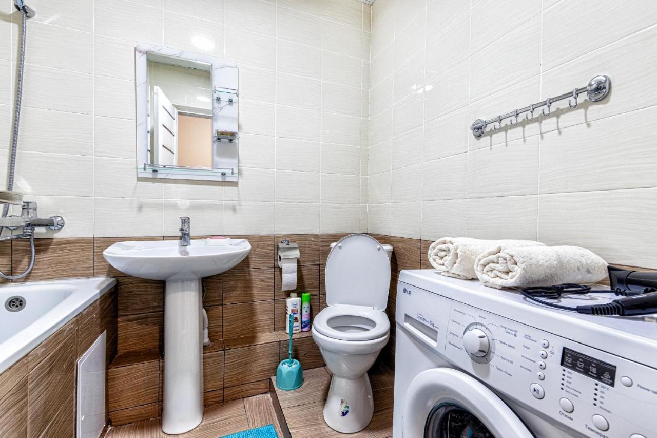 Уютная Квартира С Террасой В Сердце Столицы Apartment Taldykol Bagian luar foto