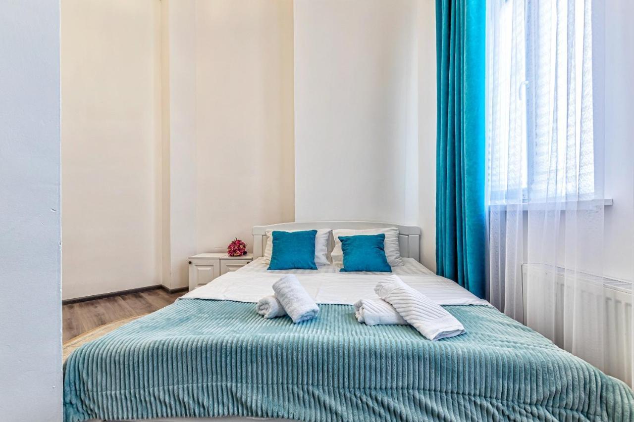 Уютная Квартира С Террасой В Сердце Столицы Apartment Taldykol Bagian luar foto